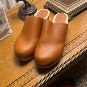 DOEN Leather clogs